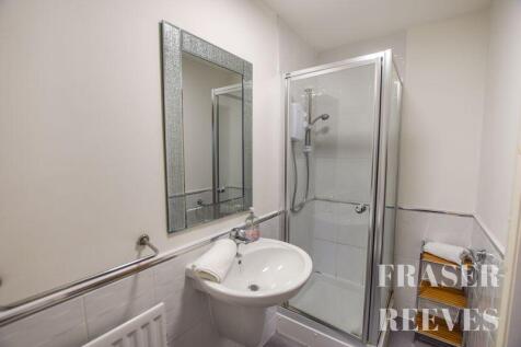 EN -SUITE SHOWER ROOM