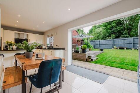 KITCHEN/ DINER