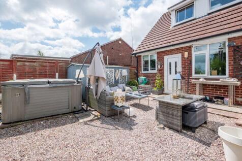 REAR GARDEN / ELEVATION