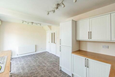 Kitchen / Dining Roo