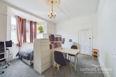 Studio / Reception