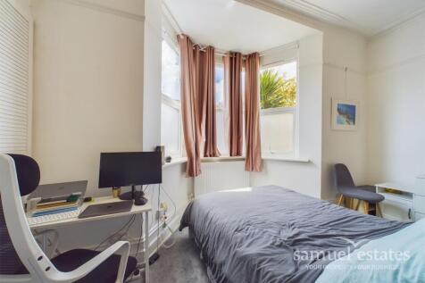Studio / Reception