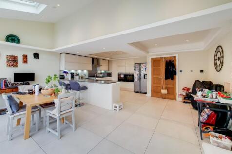 Reception/Kitchen
