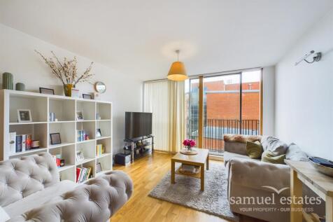 Living Room / Kitche