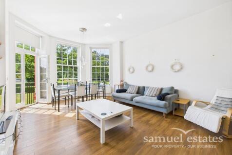 Living Room / Kitche