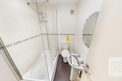 Lrg_237a bathroom.jpg
