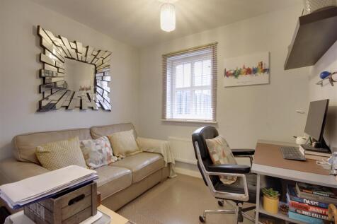 Bedroom 3 / Study