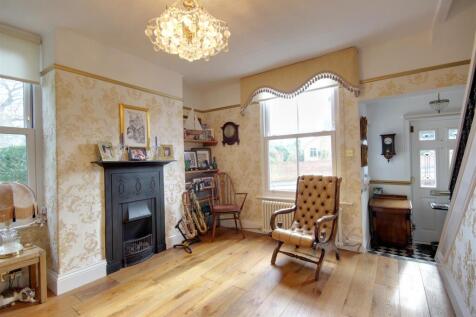 Sitting/Dining Room