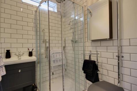 Cloaks/Shower Room