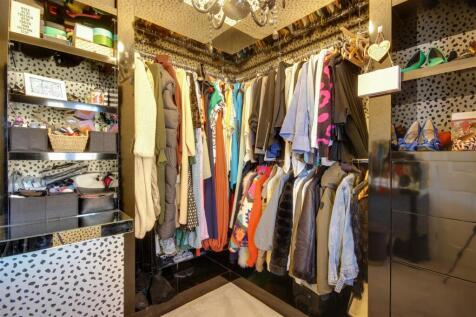 Dressing Room/Bedroom 4