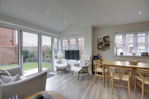 Living/Dining Area