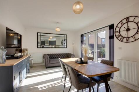 Living/Dining Area