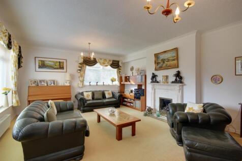Formal Lounge