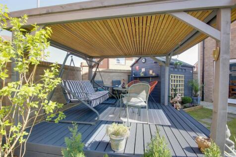 Deck &amp; Pergola