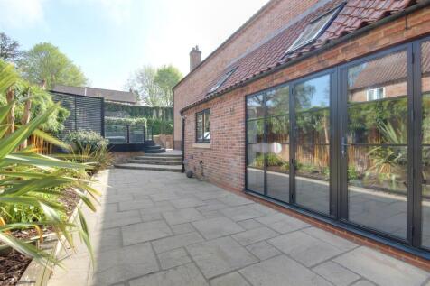 Rear Courtyard