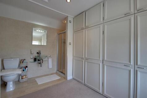 Dressing/En-suite