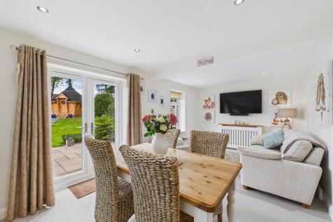 Living/Dining Area