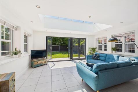 Living / Dining Areas