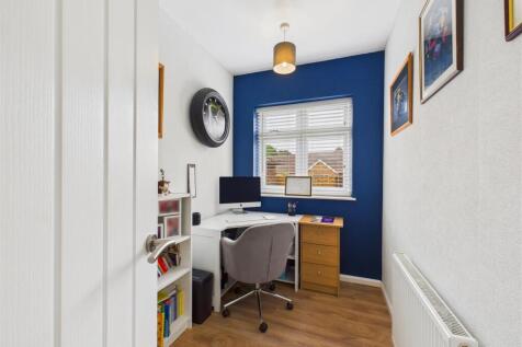 Bedroom 3 / Study