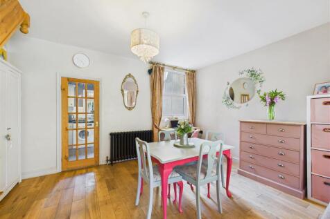 Dining/Sitting Area