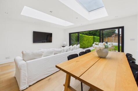 Living/Dining Area