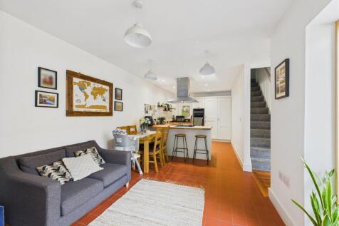 Dining Area / Snug