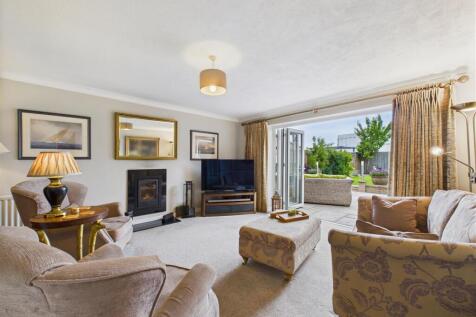 Formal Lounge