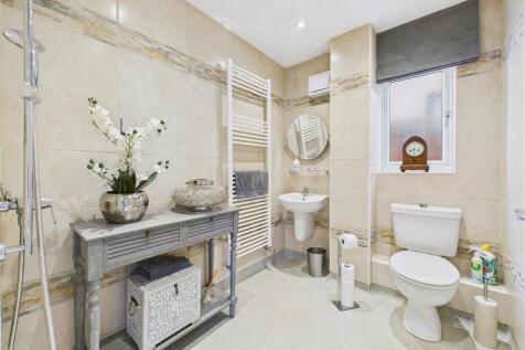 Cloaks/Shower Room