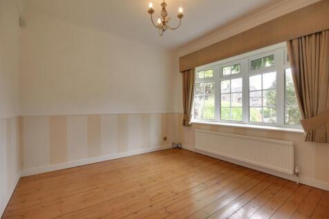 Dining Room/Bedroom 4