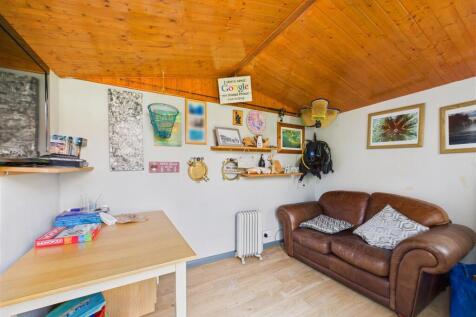 Garden Cabin / &#39;Man Cave&#39;