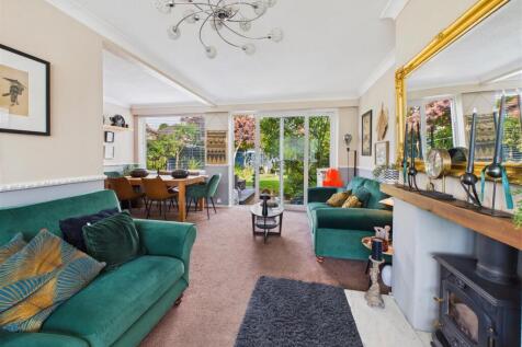 Living/Dining Room