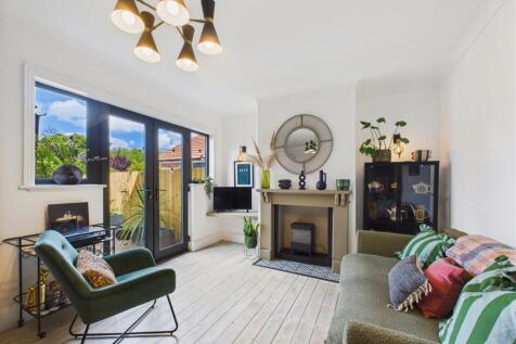 Sitting/Dining Room