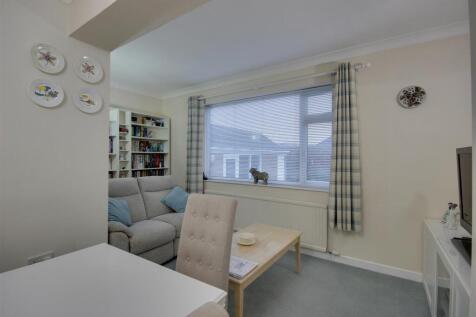 Living/Dining/Bed 3