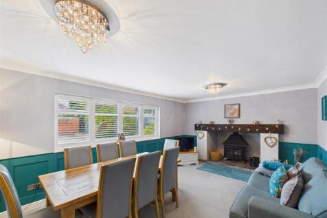 Bedroom 3 / Dining Room