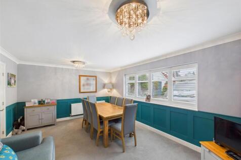 Bedroom 3 / Dining Room