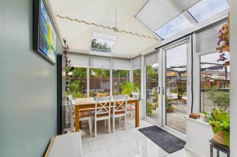 Living / Dining Area