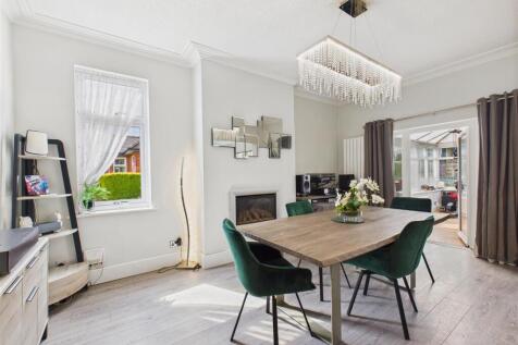 Living/Dining Area