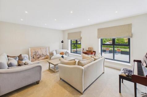 Front Lounge