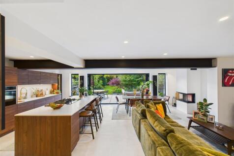 Open Plan Living/Dining/Kitchen