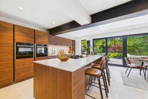 Open Plan Living/Dining/Kitchen
