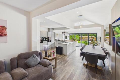 Open-plan Living/Dining/Kitchen