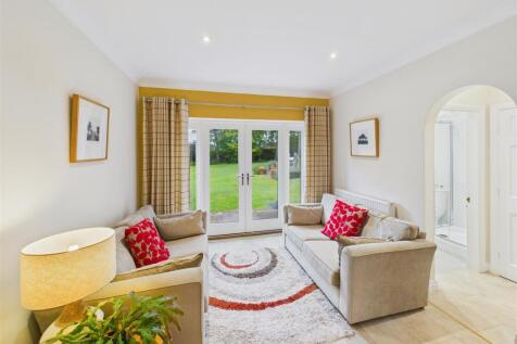 Games/Sitting Room/Annexe