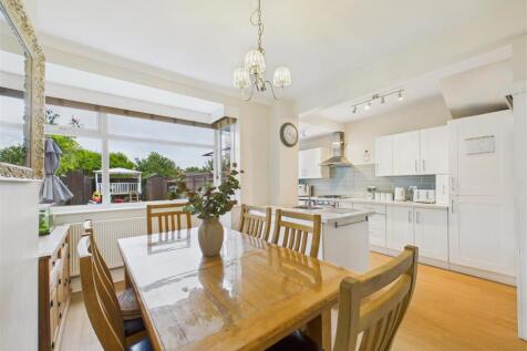 Dining/Sitting Area