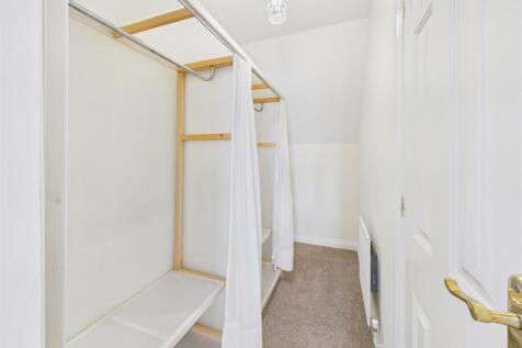 Dressing Room/&#34;walk in&#34; wardrobe