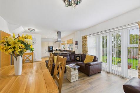 Open Plan Family Living