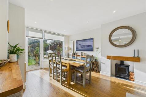 Living / Dining Area