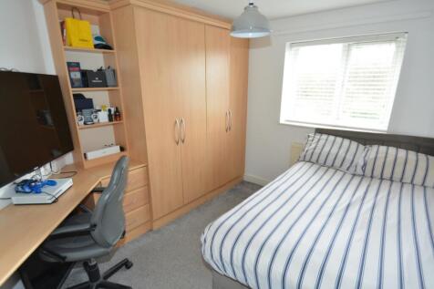 Fourth bedroom
