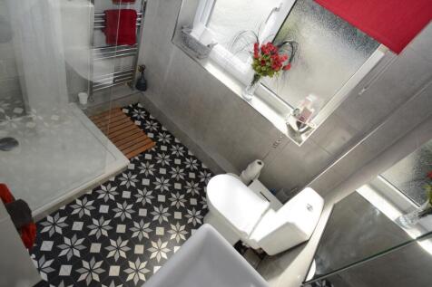 DOWNSTAIRS BATHROOM