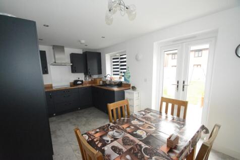 KITCHEN /DINER
