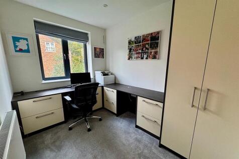 Bedroom 5/Study